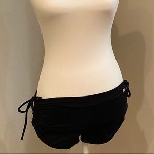 Shakti Side String Short